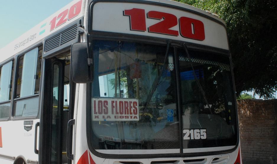 La línea 120 realizará un paro de servicios por el despido de 16 trabajadores