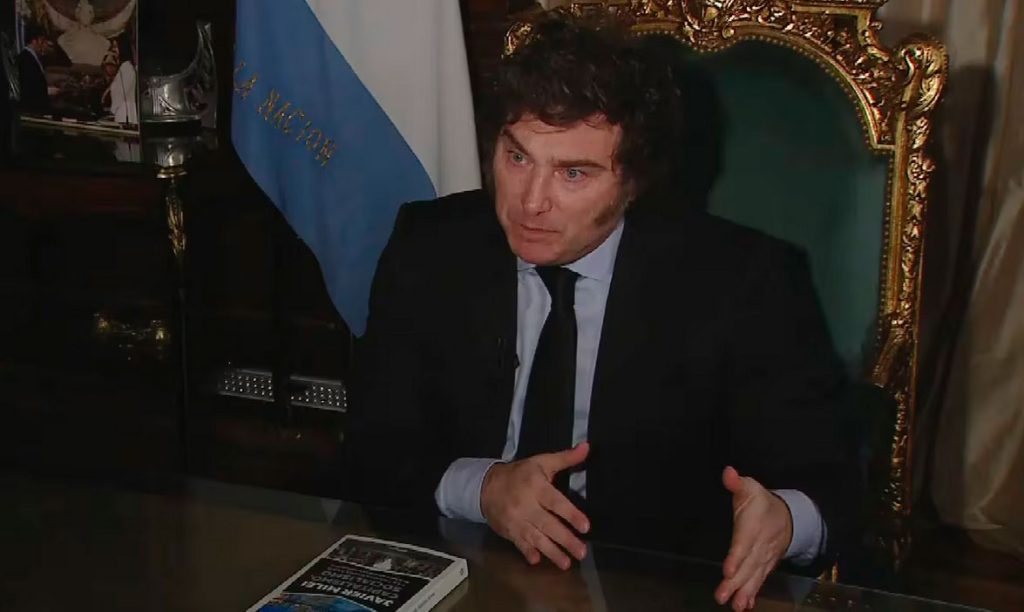 Milei redobló el ataque a Pedro Sánchez y lo vinculó al kirchnerismo
