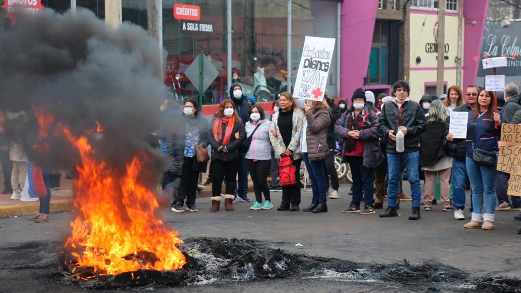 Tras más de diez días de tensión en Misiones, hubo acuerdo y los policías levantaron la protesta