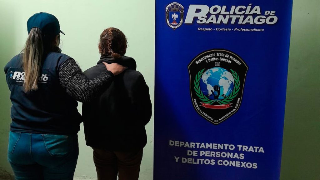 Detienen a una mujer acusada de facilitar el abuso sexual de sus dos hijos
