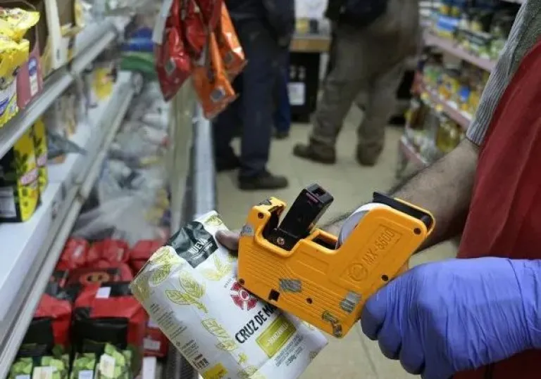 La inflación desacelera pero sigue en valores muy altos
