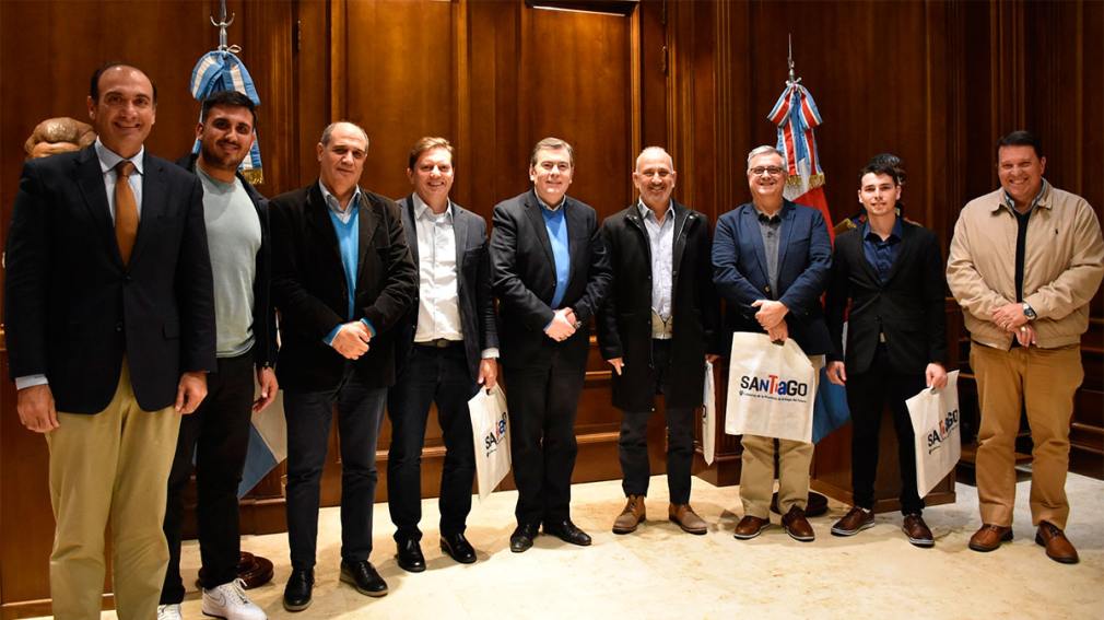 Zamora se reunió con empresarios para impulsar la producción tabacalera en Santiago