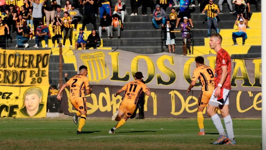 Mitre volvió a festejar en casa