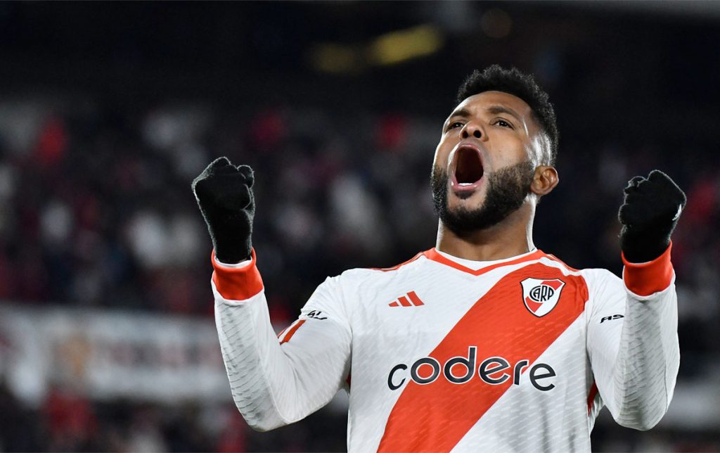Triplete de Borja para un nuevo triunfo de River