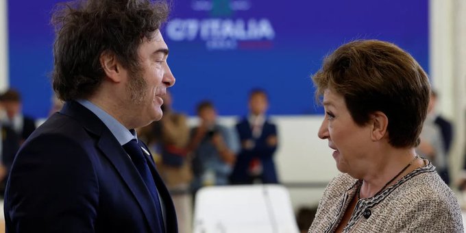 El FMI anticipó que los impuestos se seguirán pagando en pesos y el dólar no tendrá estatus de moneda oficial