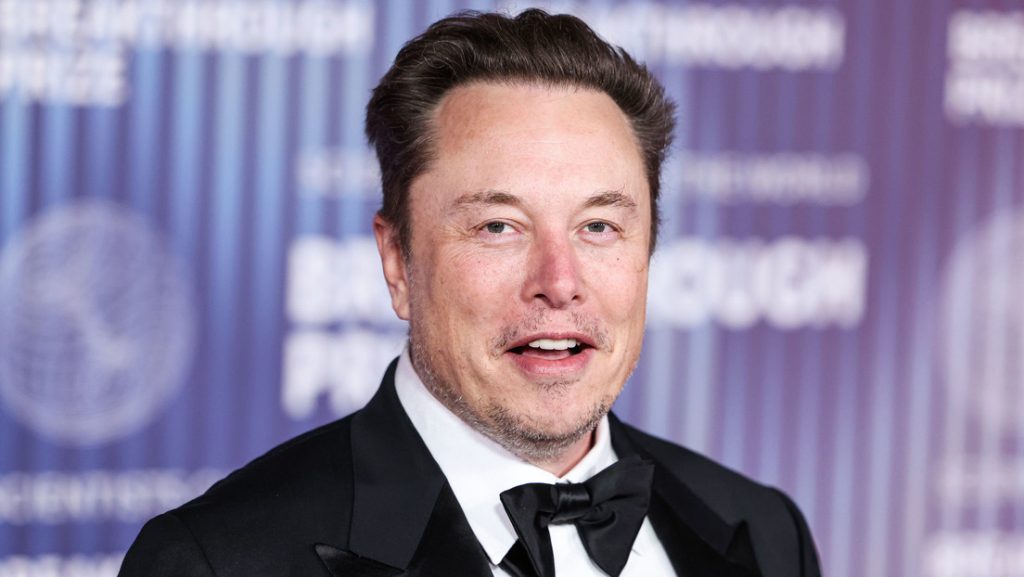 La razón por la que Musk podría prohibir los dispositivos de Apple en sus empresas