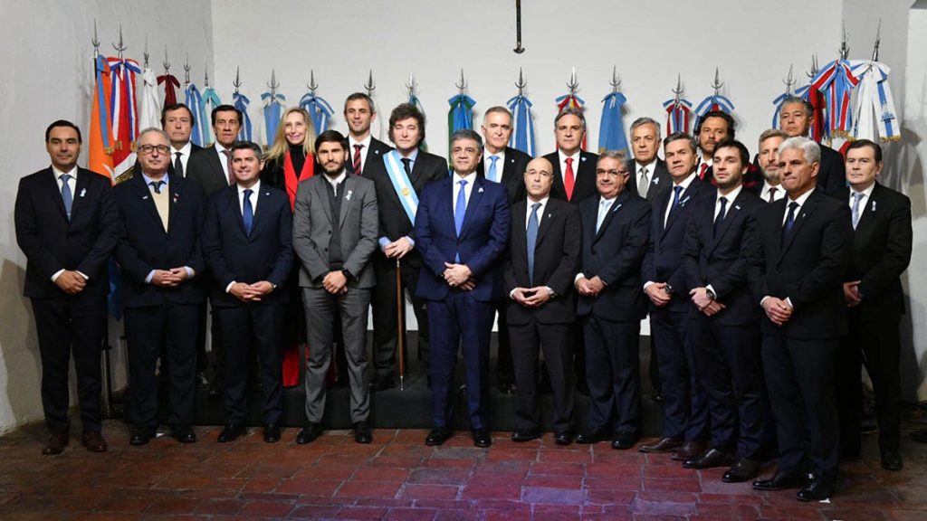 Con la presencia de Zamora, el presidente Milei firmó el Pacto de Mayo con 18 gobernadores