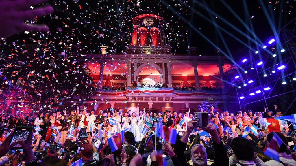 Santiago del Estero festejó sus 471 años con un marco espectacular