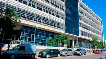 Presunto caso de sodomización en la Comisaría Séptima: pericia preliminar descarta lesiones de abuso en el detenido