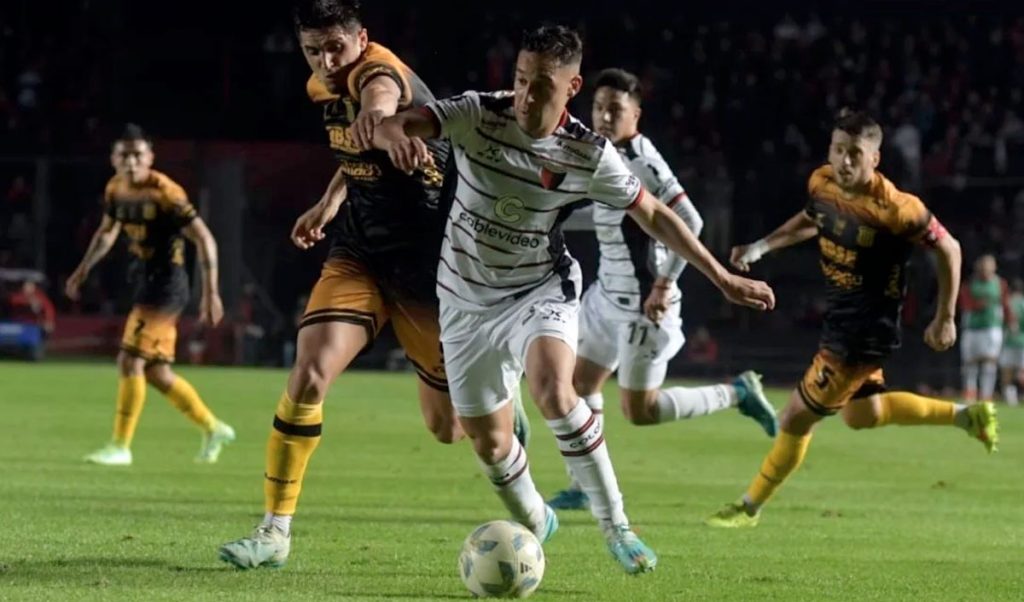 Mitre dio el golpe ante Colón y festejó en Santa Fe