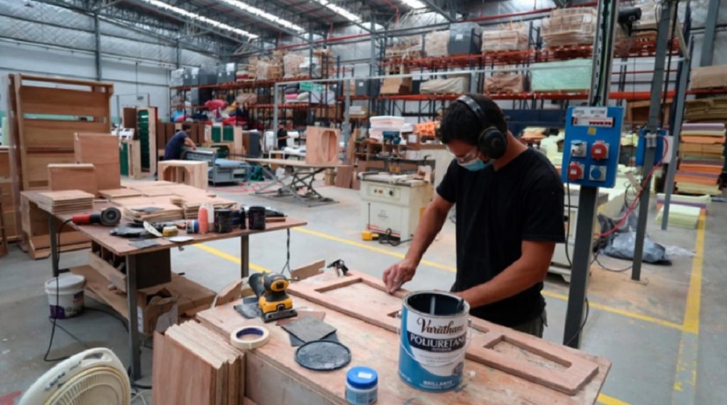 En la Argentina de Milei las Pymes sufren una caída del 17,8%