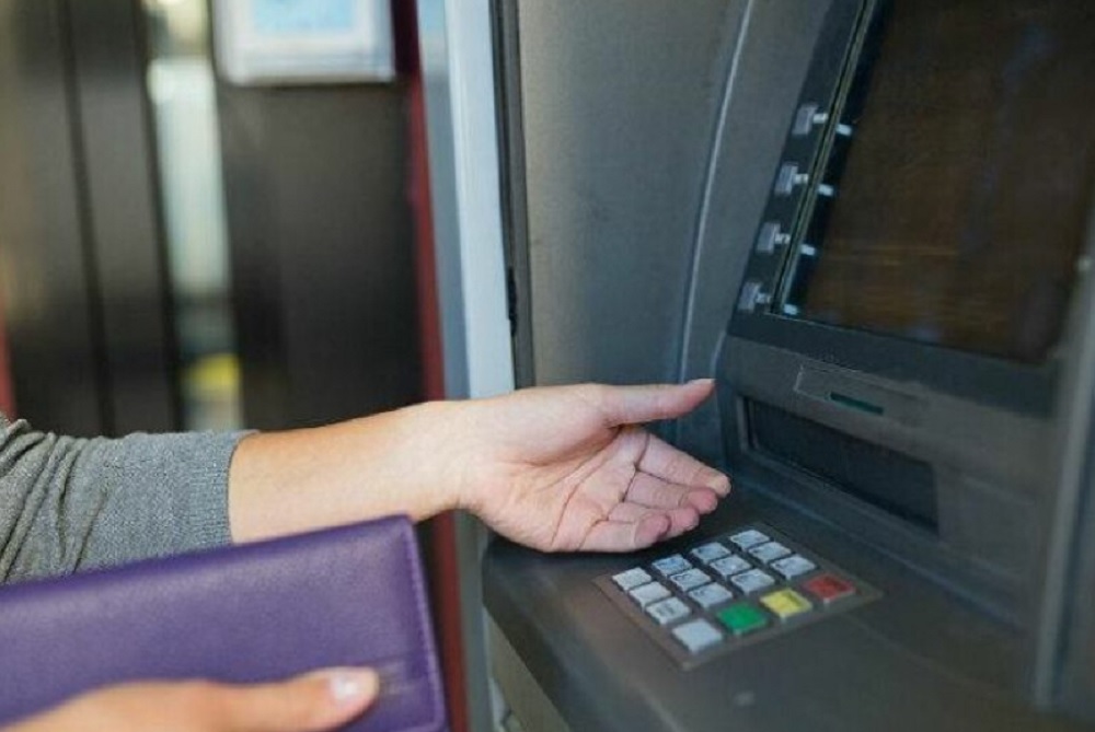 El Ministerio de Economía emitió un comunicado por pagos indebidos de “doble aguinaldo” a empleados públicos por un error de la entidad bancaria