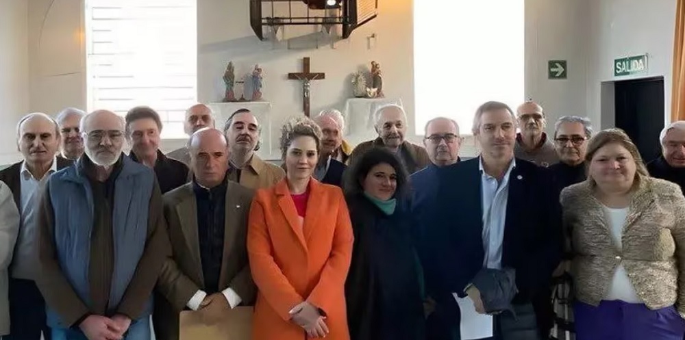 Diputados libertarios en reunión con represores.