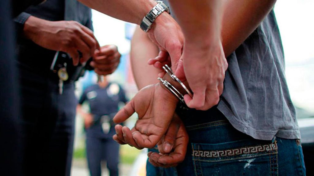 Tres miembros de un clan familiar fueron detenidos acusados de numerosos robos