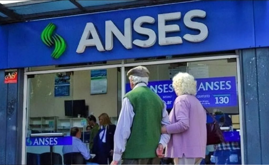 Jubilados de ANSES que cobran a mínima pueden acceder a préstamos de hasta $1.000.000