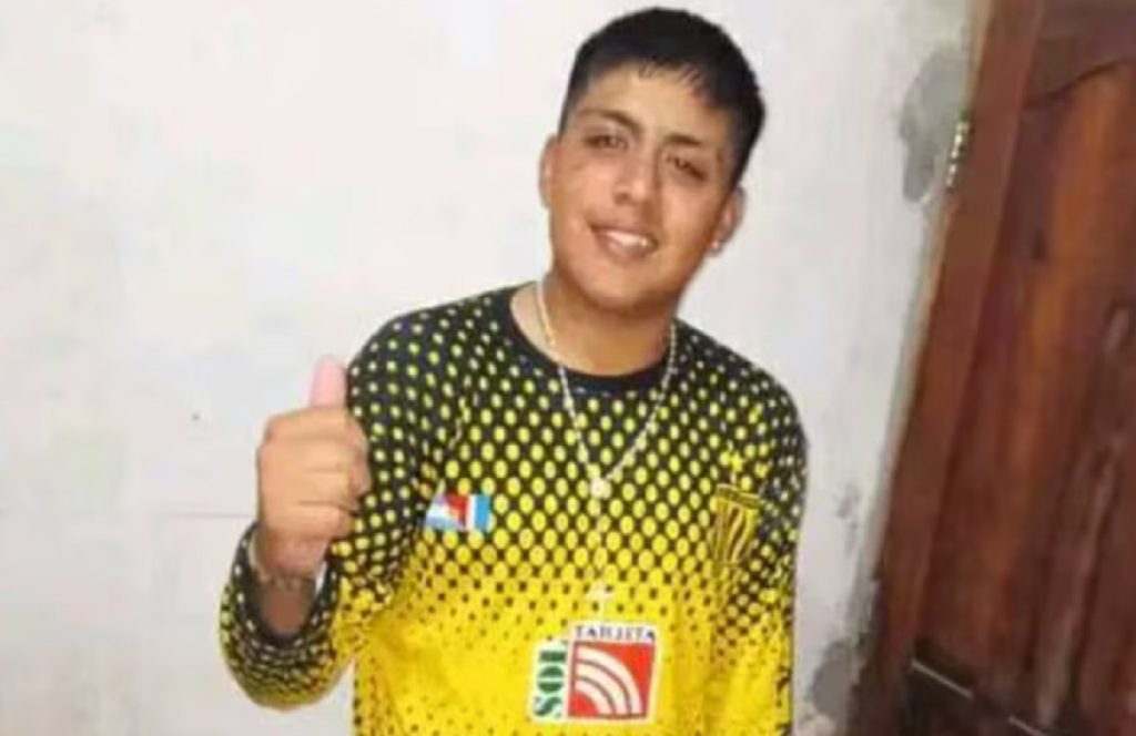 Escabroso crimen: secuestraron a su madre, la quiso salvar y lo apuñalaron
