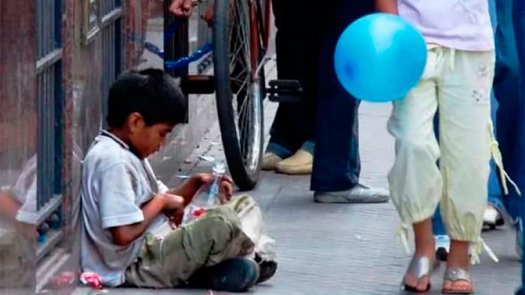 Estudio de la UCA revela que el 63% de los chicos y adolescentes argentinos son pobres y el 16,2% indigentes
