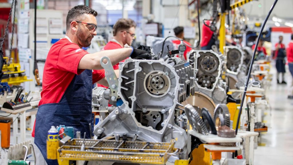 La actividad industrial continúa en descenso y ya acumuló una caída del 12,8% en lo que va de 2024