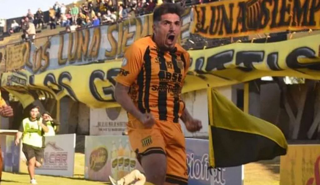 Favio Cabral cruza de vereda y deja Mitre para sumarse a Central Córdoba