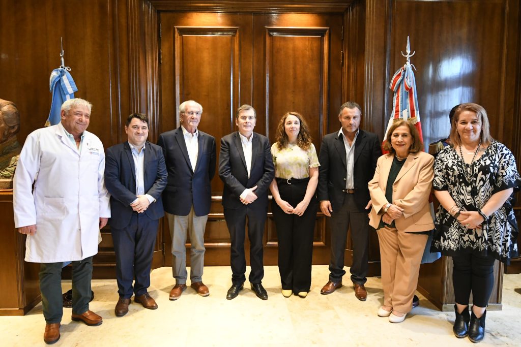 Autoridades del Incucai visitaron al gobernador Gerardo Zamora