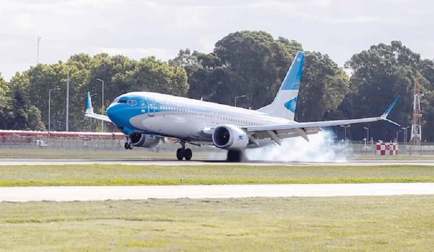 Un avión de Aerolíneas Argentinas perdió una rueda en pleno aterrizaje