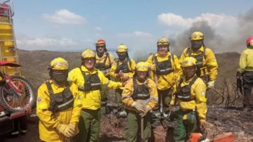 Orgullo: brigadistas santiagueños combaten los incendios en Córdoba
