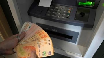 Reforma laboral: los bancos ya están habilitados a descontar cuotas de créditos personales de los salarios