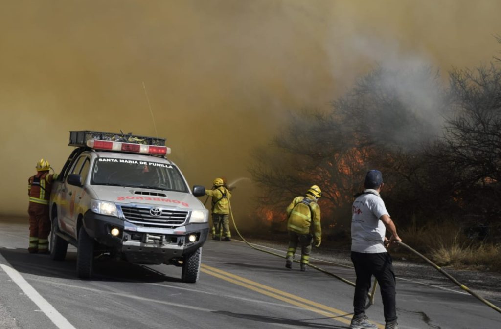 Se agravan los incendios en Córdoba: se quemaron más de 16 mil hectáreas y advierten una “dinámica extraña” del fuego
