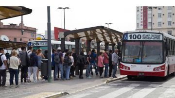 La UTA anunció un paro de colectivos de 48 horas como reclamo por un aumento salarial
