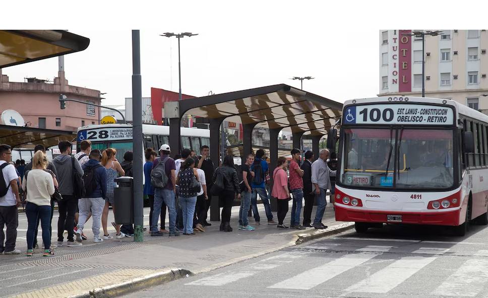 La UTA anunció un paro de colectivos de 48 horas como reclamo por un aumento salarial