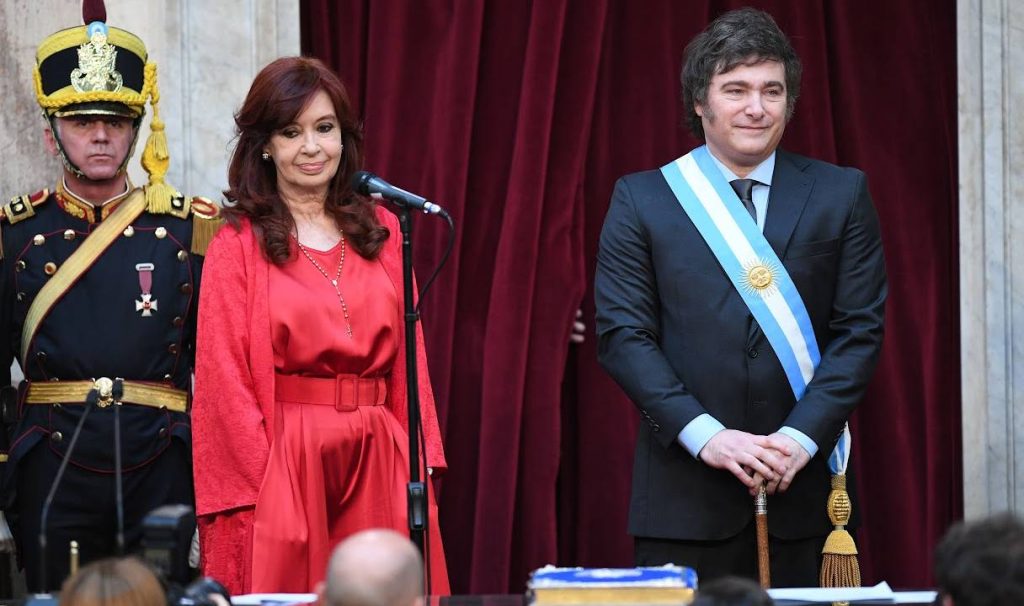 La dura crítica de Cristina Kirchner al gobierno de Milei: “Es la economía bimonetaria, estúpido”