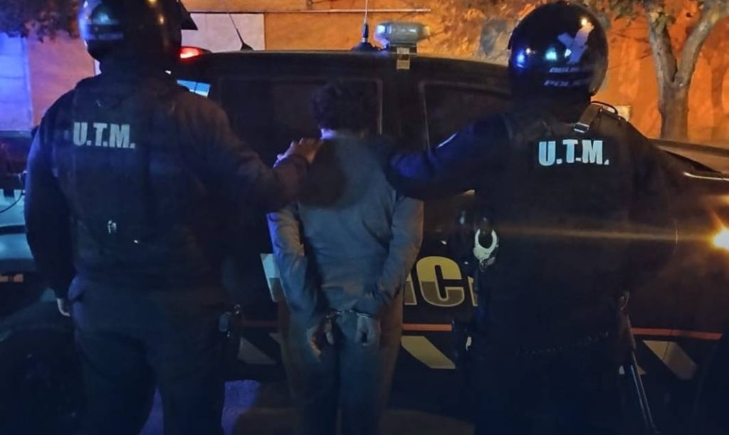 Cae una familia narco en el barrio Sarmiento: incautan marihuana, cocaína, motos y gran cantidad de dinero en efectivo