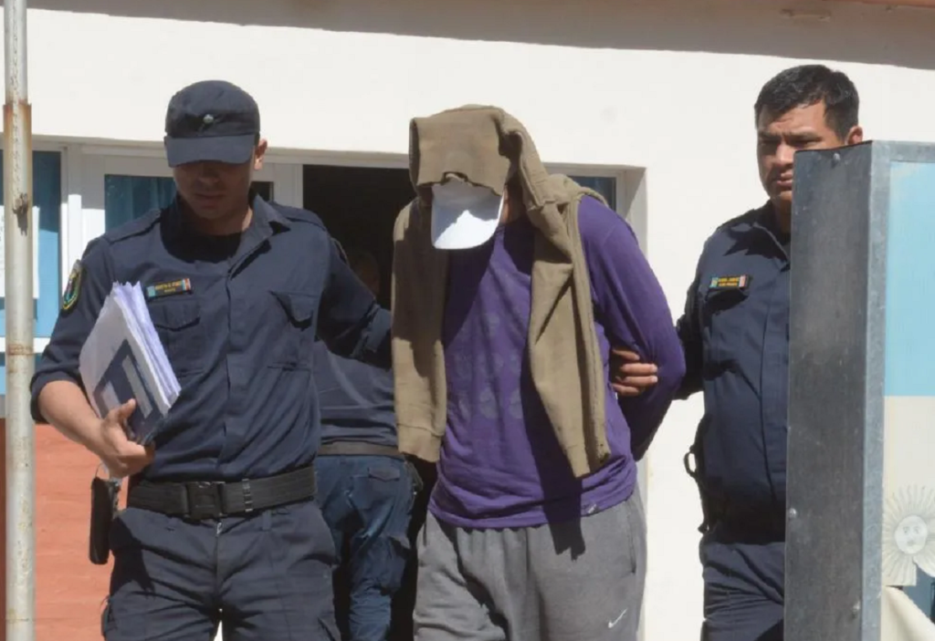 Horror en Fernández: un hombre mantuvo cautivos durante una década a su esposa e hijos
