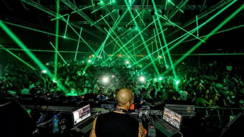 Jaldo prohibió la fiestas electrónicas en Tucumán y los organizadores las trasladan a Las Termas