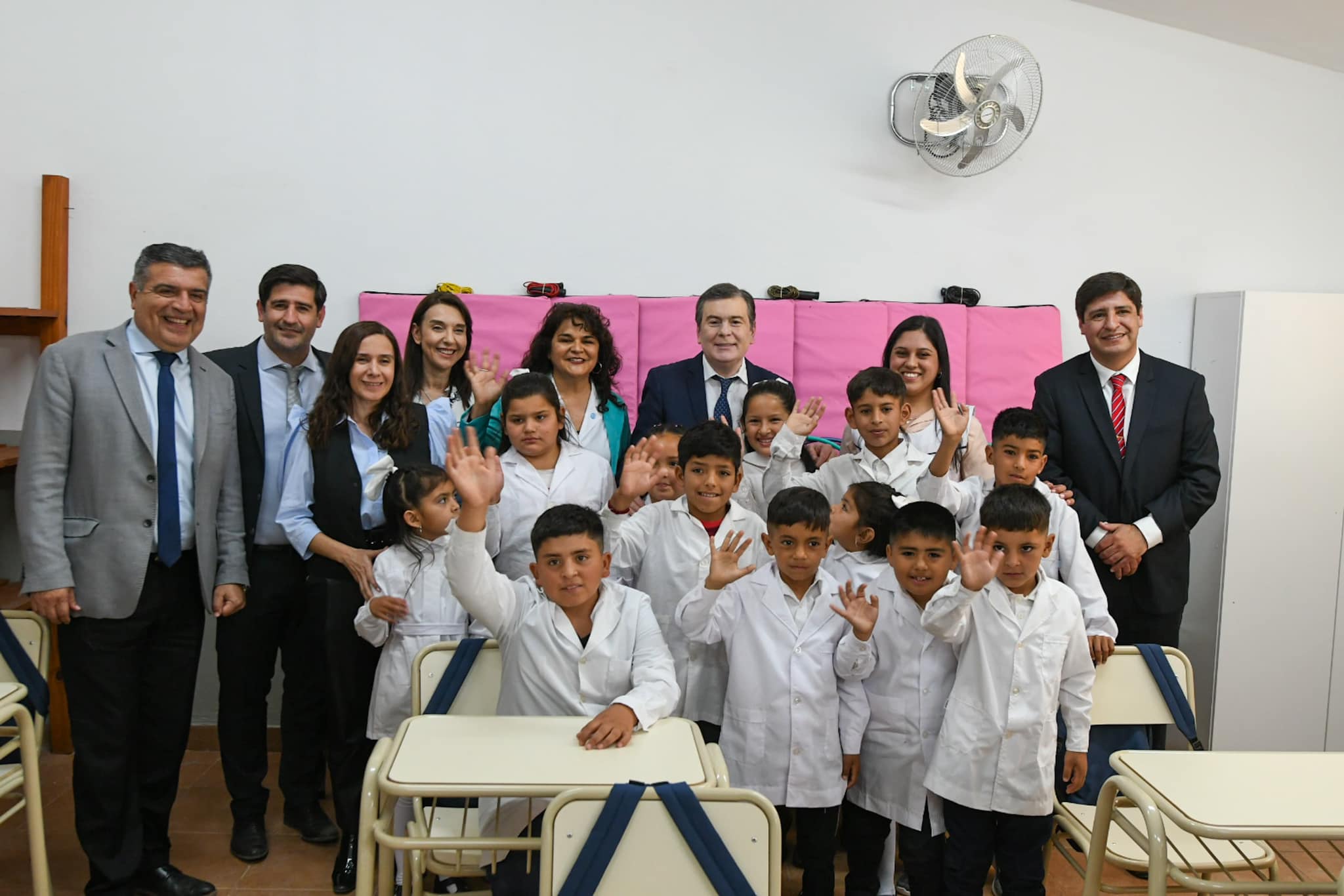 Niños y jóvenes se benefician con el nuevo edificio