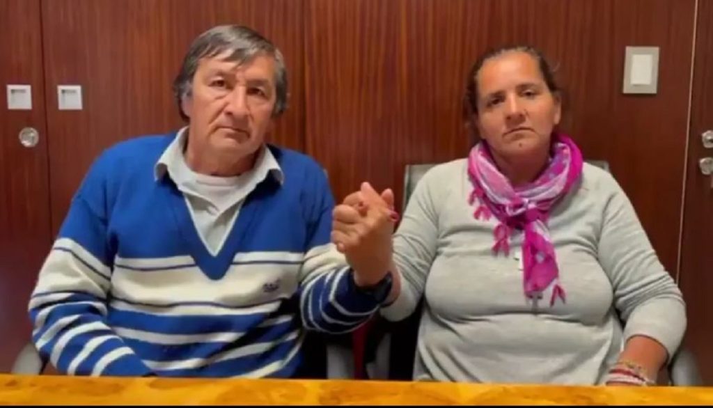 Los padres de Loan piden excavar una sepultura hecha al costado de una ruta