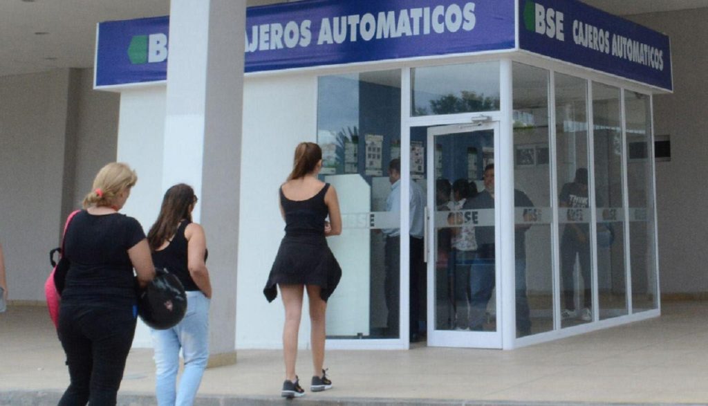 Anuncian fechas de pago para beneficiarios de planes de emergencia provinciales