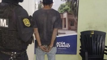 Susto en el 8 de Abril: encontró un delincuente intentando entrar en su casa y sus gritos alertaron a los vecinos