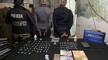 Dos mujeres detenidas por vender drogas en el B° San Martín