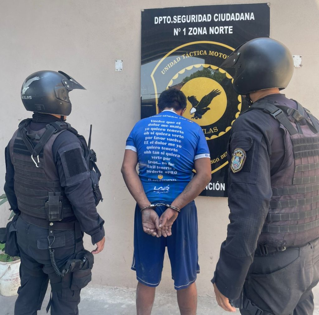Delincuente se arrojó al Río Dulce para escapar de la Policía