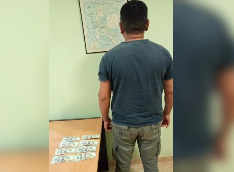 Detienen a hombre en Villa Mailín por presunta falsificación de dólares