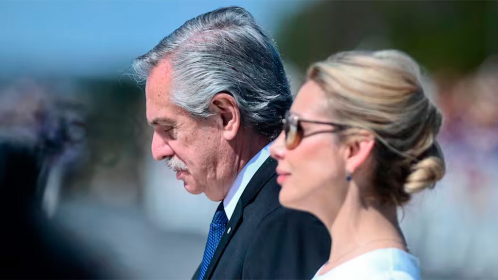 Nuevas filtraciones de chats con  Fabiola Yañez comprometen a Alberto Fernández