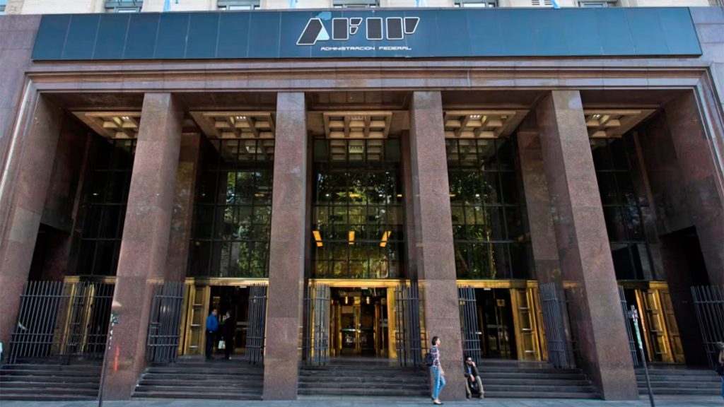Oficializaron la disolución de la AFIP y la creación de la Agencia de Recaudación y Control Aduanero