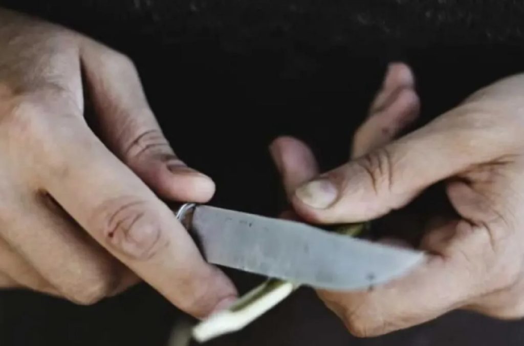 Brutal ataque en La Banda: un hombre fue apuñalado por su hijo en el barrio Río Dulce