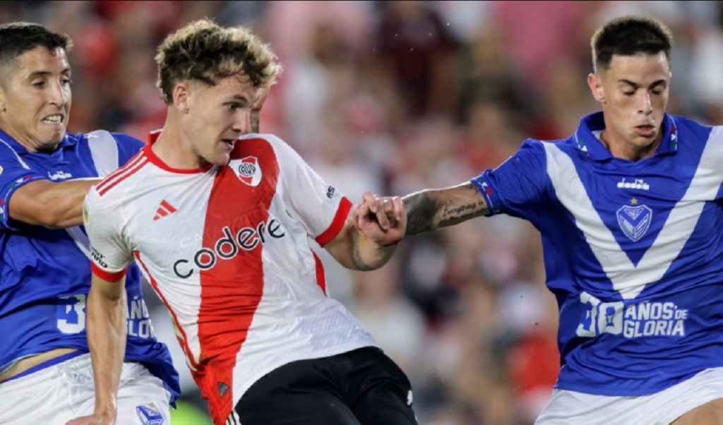 River y Vélez igualaron en un vibrante 1-1 en el Monumental