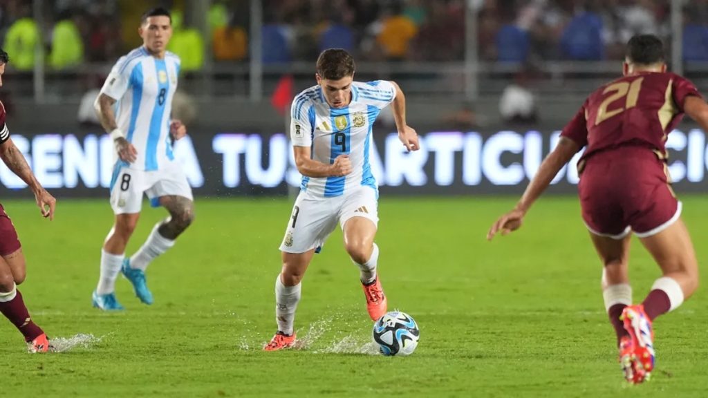 La Selección Argentina rescató un empate en un partido durísimo