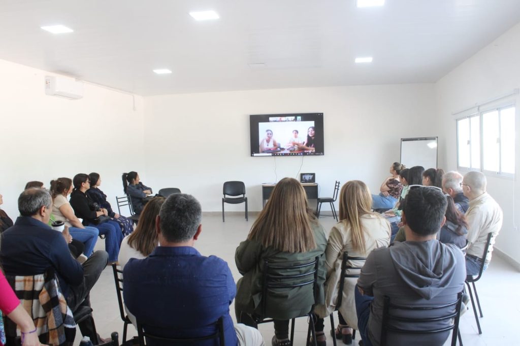 Colonia El Simbolar: instituciones abordaron la problemática de adicciones en una reunión