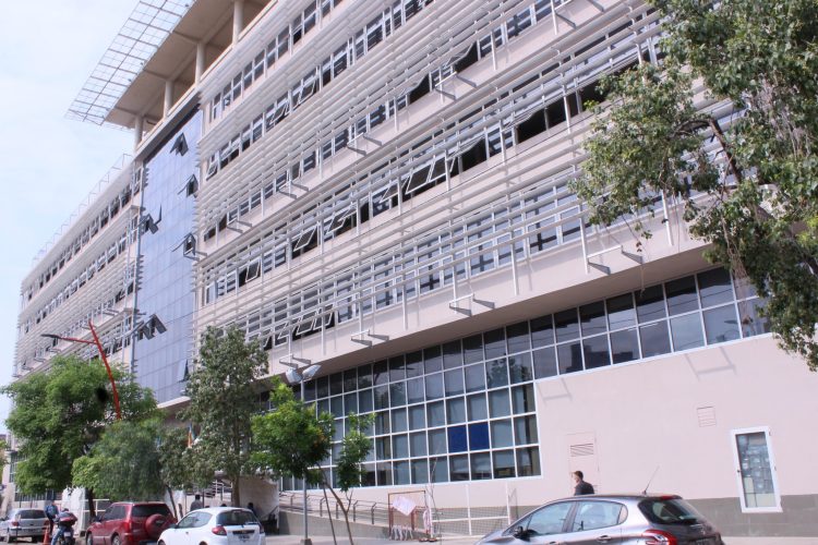 Estafaron a una funcionaria en más de $35 millones y seguirán detenidos