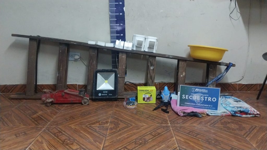 Ladrón es atrapado cuando intentaba huir con numerosos bienes