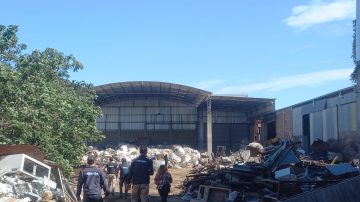 Allanamientos y numerosos secuestros en chatarrerías de Capital relacionado al robo de cables y placas de bronce